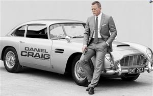 Daniel Craig